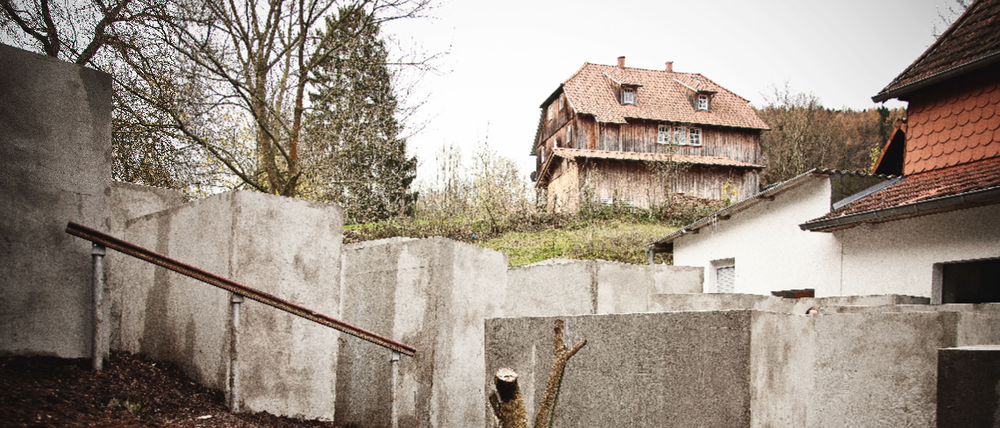 Aktionskunst: 24 Stelen hat das "Holocaust-Mahnmal" in Bornhagen, Wohnort des thüringischen AfD-Politikers Björn Höcke.