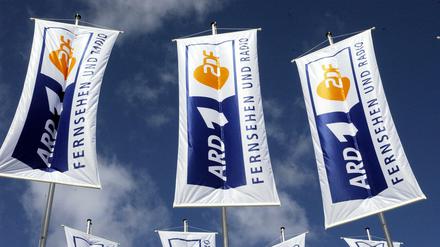 Noch müssen die Fahnen von ARD und ZDF nicht Trauer tragen.