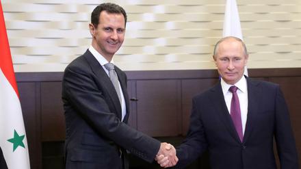 Zwei, die sich mögen: Baschar al-Assad und Wladimir Putin am Montag in Sotschi. 