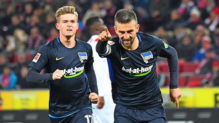 Auf nach vorn. Torschütze Vedad Ibisevic (rechts) jubelt nach seinen Treffern gegen Köln.