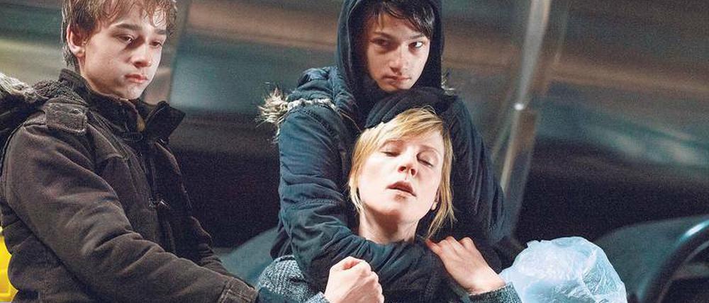 Grusel. „Zombie“-Kinder bedrohen Kommissarin Grosz (Franziska Weisz).