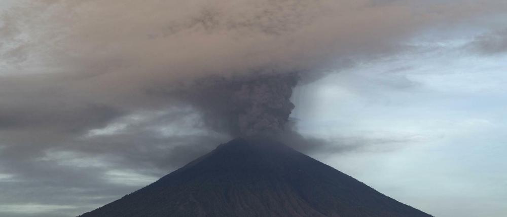 Kurz vor dem Ausbruch? Der Vulkan Mount Agung auf Bali 