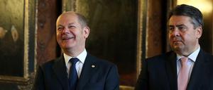 Olaf Scholz (links) die Finanzen, Sigmar Gabriel die Verteidigung? In einer GroKo würden sich einige Minister aufdrängen. 