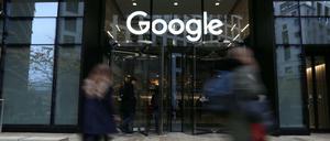 Google droht Ärger wegen der Übertragung von Standortdaten seiner Nutzer.