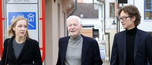 Anton Schlecker (2.v.l) mit seinen Kindern Meike und Lars in Ehingen (Baden-Württemberg). Rechts im Bild: Ehefrau Christa.