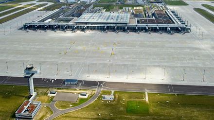 Blick auf den Flughafen Berlin Brandenburg BER in Schönefeld.
