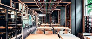 Nauta, Kastanienallee 49, Prenzlauer Berg, Tel.: 48 49 26 51, geöffnet Montag bis Sonnabend von 19 bis 24 Uhr.