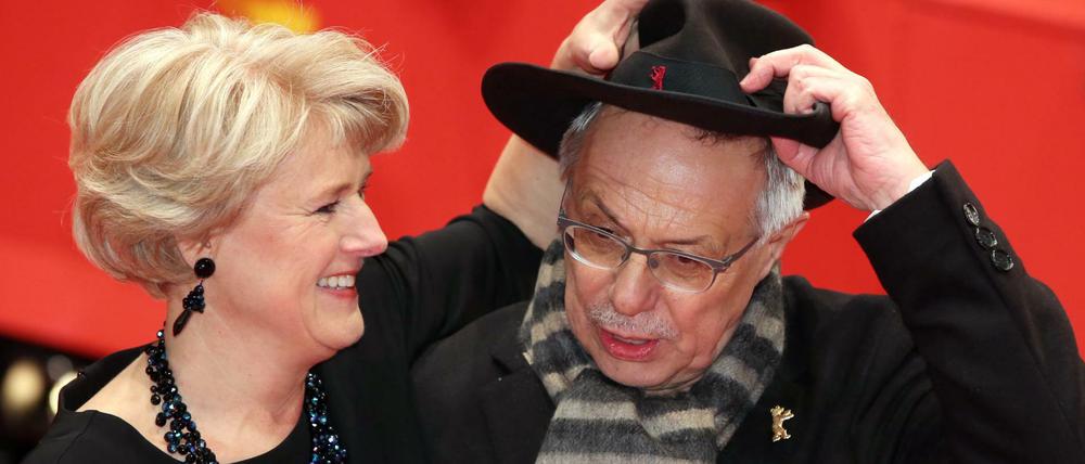 Wer nimmt da den Hut? Berlinale-Direktor Dieter Kosslick und Kulturstaatsministerin Monika Grütters vor der Eröffnungsgala 2015.