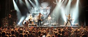 Die schwedischen Band The Hives im Postbahnhof in Berlin.