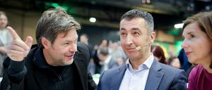 Einigkeit - noch. Robert Habeck, Cem Özdemir und Katrin Göring-Eckardt bei der Bundesdelegiertenkonferenz der Grünen. 