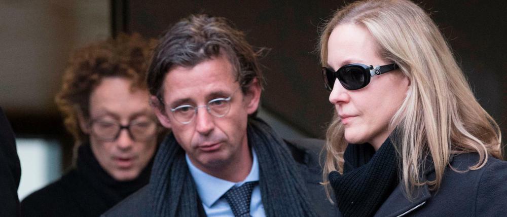 Kinder eines gefallenen Drogeriekönigs: Meike und Lars Schlecker (links im Hintergrund).