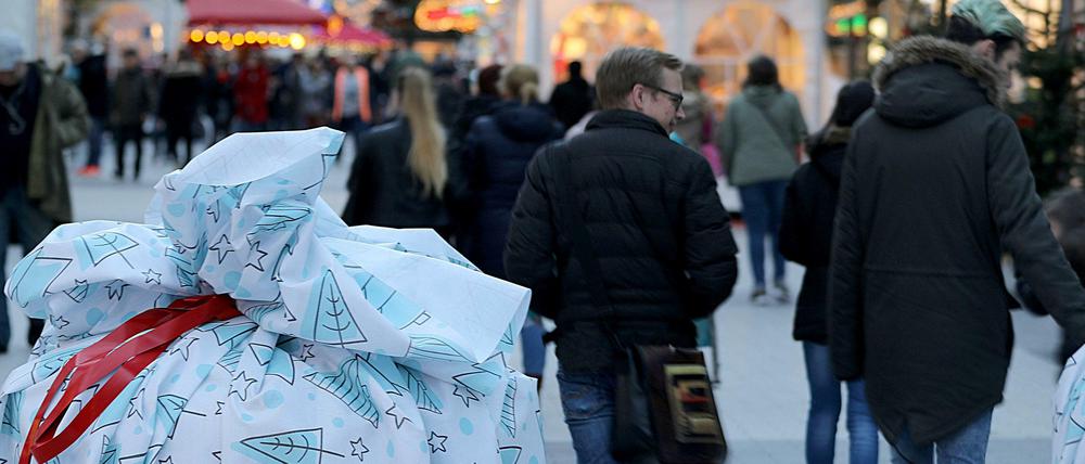 Betonpoller sollen am Boden vor Anschlägen wie am Breitscheidplatz schützen, so wie hier in NRW.