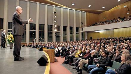 Mahner vor vollen Rängen: Hans Joachim Schellnhuber gab Einblicke in die Erkenntnisse zum Klimawandel. 