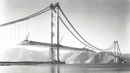 Bau der Golden Gate Bridge 1936: ein Symbol der Verbindung zwischen dem alten Asien und dem jungen Amerika. 