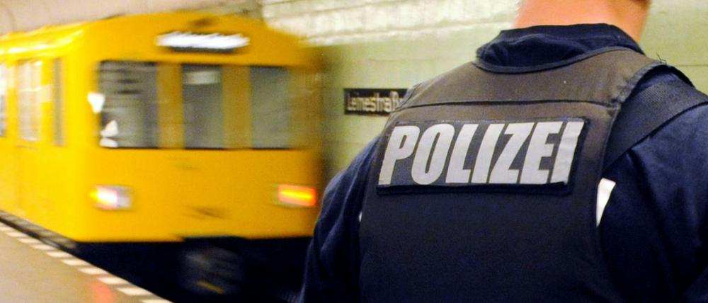 Und manchmal fährt sogar die Berliner Polizei mit.