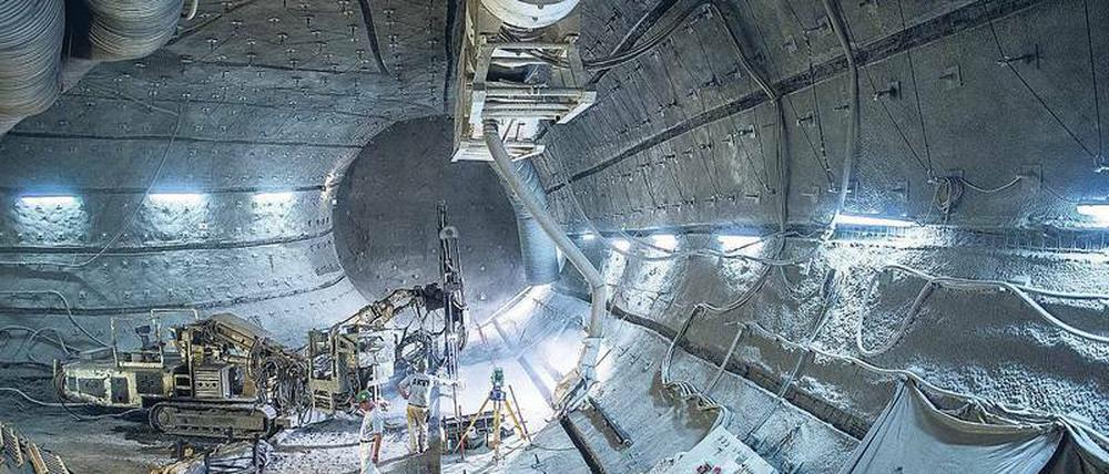 Das frühere Eisenerzbergwerk Schacht Konrad in Salzgitter (Niedersachsen) wird derzeit für die künftige Nutzung als Atommüll-Lager präpariert.