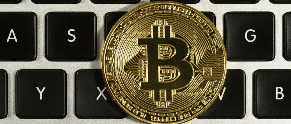 Bitcoins sind eine digitale Währung - die goldene Münze ist ein Symbol für sie geworden.