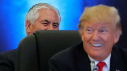 US-Präsident Donald Trump, dahinter sein Außenminister Rex Tillerson 