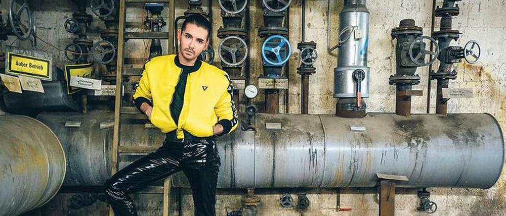 Vielfältige begabt. Bill Kaulitz hat für seine Band Tokio Hotel eine Kollektion entworfen, und dafür die üblichen Fanartikel aus dem Programm geworfen. 