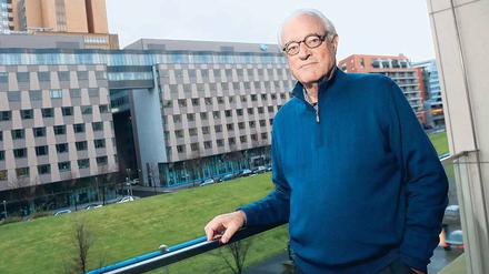 Geboren in Rathenow. Dirk Lohan sollte mal ein Hotel in Schönefeld bauen – doch die Auftraggeber sahen rechtzeitig, dass es am geplanten Großstadtflughafen Probleme gibt.