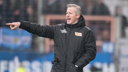 Aus bei Union: Trainer Jens Keller hier bei der 1:2 Niederlage in Bochum am Sonntag