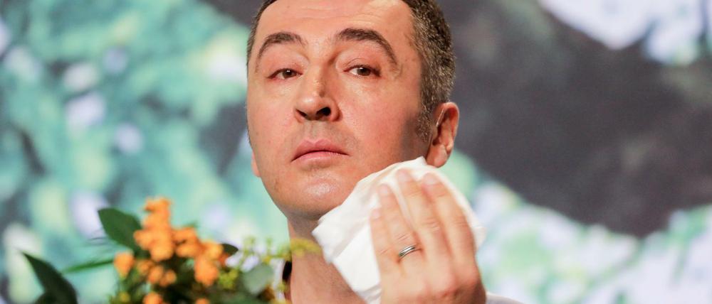 Parteichef Cem Özdemir nach seiner Rede auf dem Grünen-Parteitag am 25.11.2017 in Berlin.