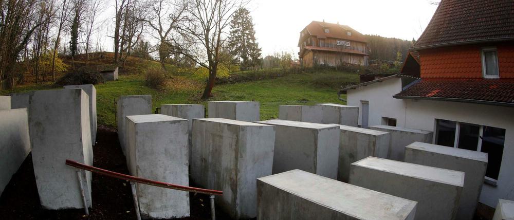 Protest gegen den rechtsradikalen Politiker Björn Höcke: Kopie des Holocaust-Mahnmals in Bornhagen.
