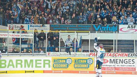 Danke an die Fans. Constantin Braun nach dem Spiel in Iserlohn. 