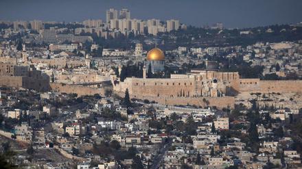 U-Präsident Trump hat angekündigt, die Botschaft der Vereinigten Staaten in Israel von Tel Aviv nach Jerusalem zu verlegen.