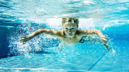 Kinder in Berliner Schulen sollen früher ans Wasser gewöhnt werden.