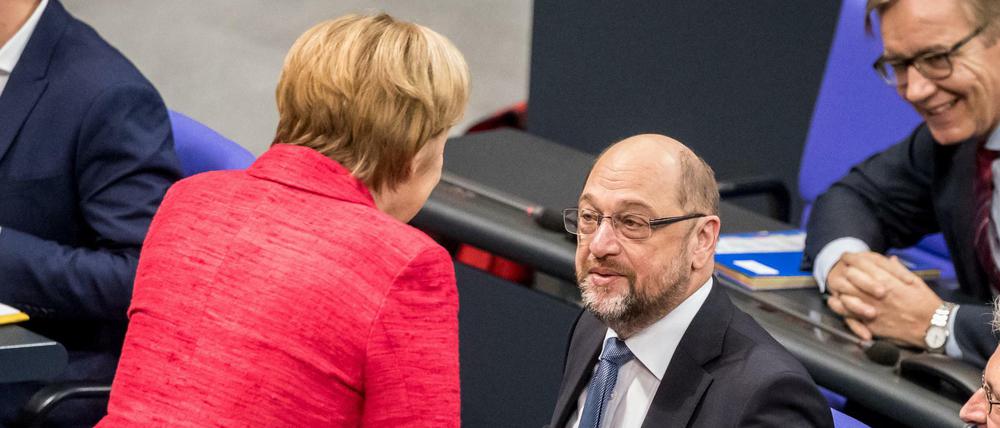 Bundeskanzlerin Angela Merkel (CDU) mit SPD-Chef Martin Schulz