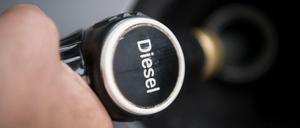 Abschaffen. Auch der Rechnungshof beklagt die Diesel-Vergünstigung an der Tankstelle. 