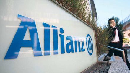 Chaos im Weltkonzern. Von knapp drei Millionen Kunden ist nach Angaben der Allianz rund die Hälfte von den Softwareproblemen betroffen. 