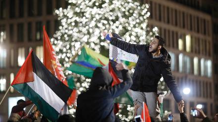 Protest gegen die Israel-Politik der USA vor der US-Botschaft in Berlin