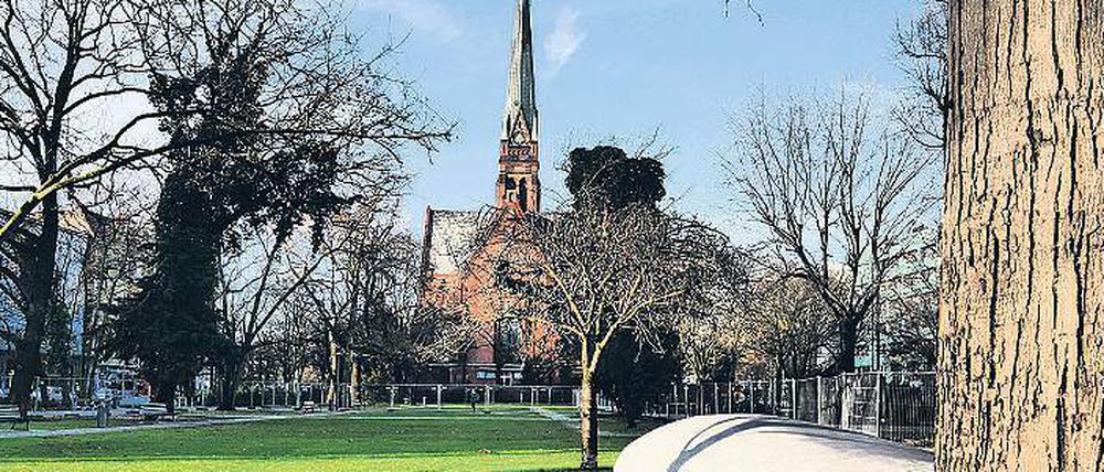 Schöner Schein? Der Kleine Tiergarten, im Hintergrund die Heilandskirche.
