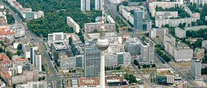 Maß und Mitte. Die Hochhäuser dürfen keinesfalls die Dominanz des Fernsehturms in Frage stellen, findet Bausenatorin Lompscher. 