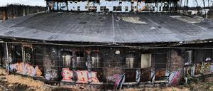 Wie lange der Rundlokschuppen in Pankow noch steht, ist unklar - der Bezirk hat den Denkmalstreit gegen den Investor verloren 