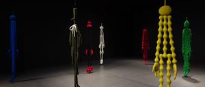 Kunst, die einem nahe kommt. Wiebke Siems Damenskulpturen in der Galerie Esther Schipper.