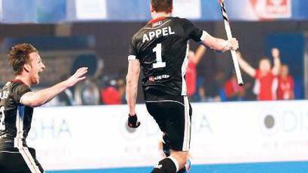 Abflug. Mark Appel jubelt schon wie ein Feldspieler. 