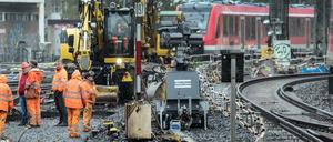 Baustelle Bahn. Im komplexen System des Schienenkonzerns gibt es immer wieder Pleiten, Pech und Pannen.