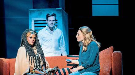 Statt Patrick Swayze steht Alexander Klaws als Sam in "Ghost - Das Musical" auf der Bühne