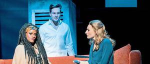 Statt Patrick Swayze steht Alexander Klaws als Sam in "Ghost - Das Musical" auf der Bühne