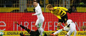 Siegen leicht gemacht. Werder Bremen stürzte den BVB noch tiefer in die Krise. Vor allem die erste Halbzeit der Dortmunder war erschreckend schwach. 