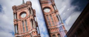 Der Turm des Roten Rathauses. 