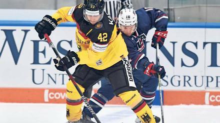 Auf ein Neues in Südkorea. Deutschlands Yasin Ehliz (l.) und US-Angreifer Sean Backman von den Eisbären Berlin trafen zuletzt beim Deutschland-Cup aufeinander. Bei Olympia könnten sie sich wiedersehen. 