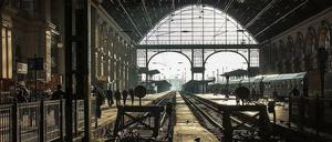 Die Halle des Bahnhofs Keleti im Morgenlicht.