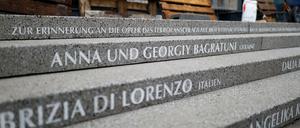 Die Stufen des neuen Mahnmals erinnern am Breitscheidplatz an die Opfer des Terroranschlags.