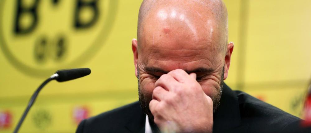 Peter Bosz während der Pressekonferenz nach dem Spiel gegen Bremen.