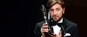 Der schwedische Filmregisseur und Drehbuchautor Ruben Östlund bei der Verleihung des 30. Europäischen Filmpreises erhalten hat. 