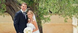 "Wo hat Manuel Neuer geheiratet?" Diese und weitere skurrile Fragen stellten deutsche Nutzer bei Google.